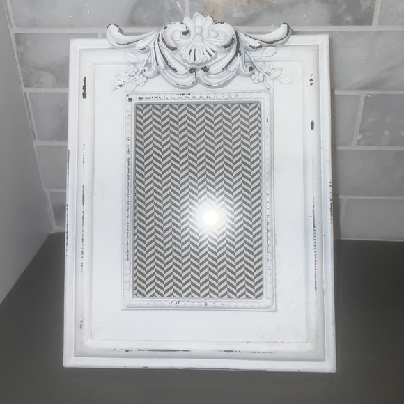 The Unbranded Brand Other - Chalk White FRAME Cottage Core